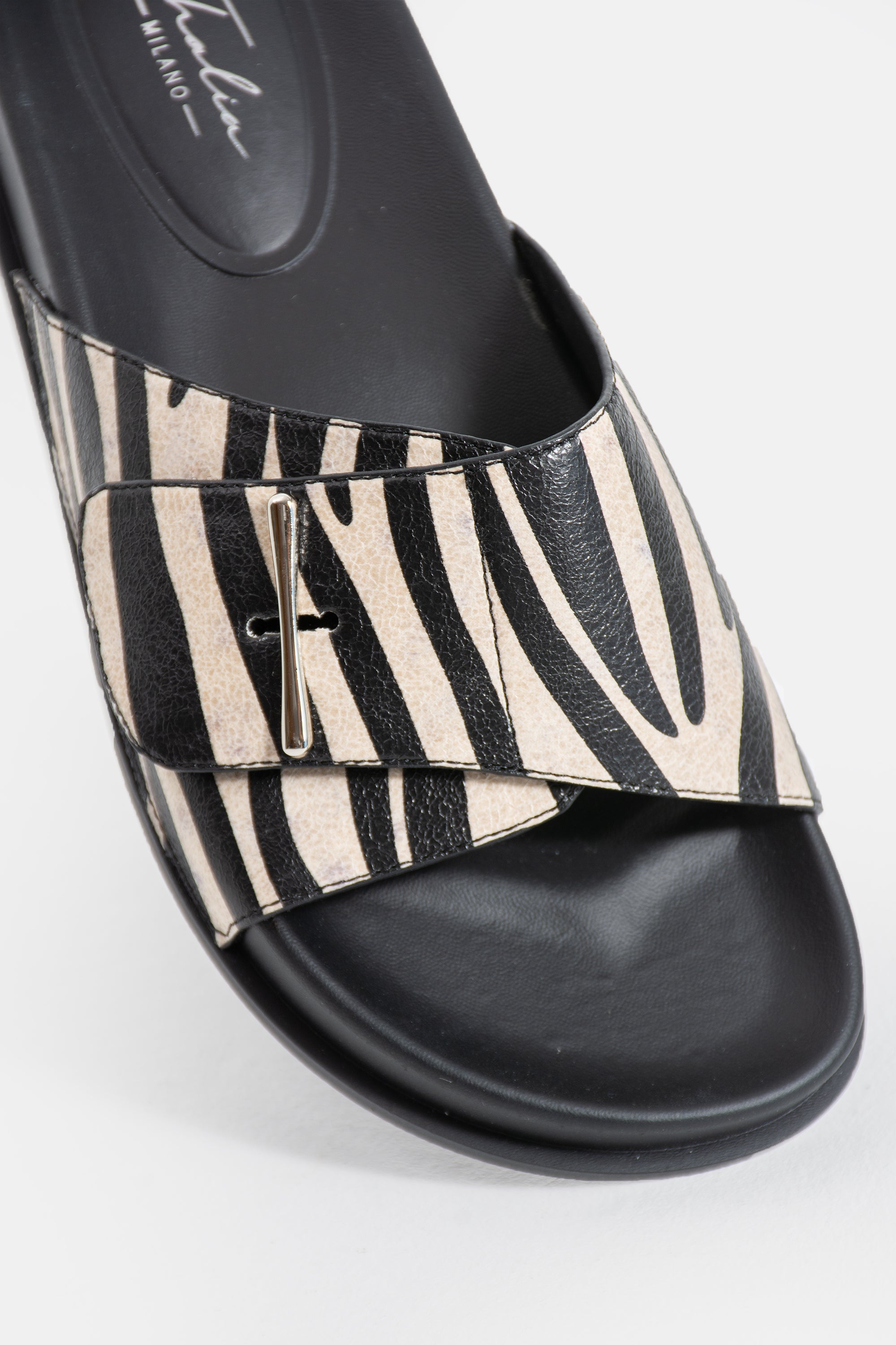 Thalia - Mona Siyah Zebra Desenli Kadın Terlik